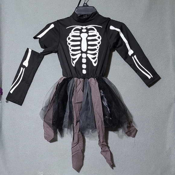 Girls 4-piece Ghost Bride Cemetery Skeleton Costume New in Package - Size Small - Picture 1 of 16